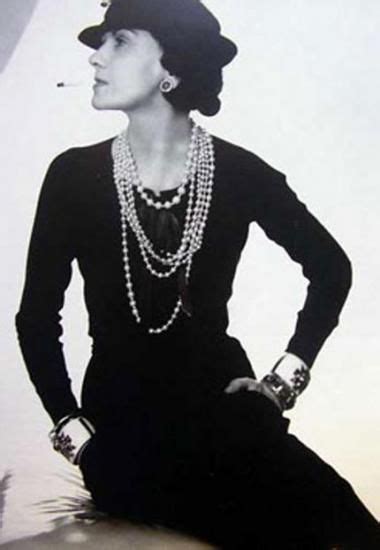 coco chanel petite robe noire